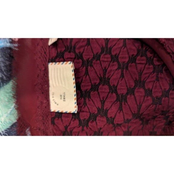 Textured Burgundy Long Sleeve Tunic Top Frayed Hem Elegant Casual - Picture 6 of 6